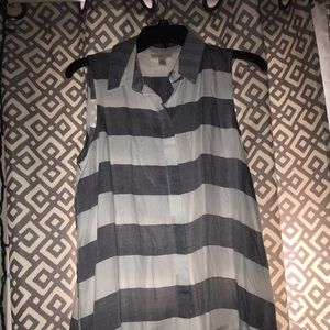 Super cute button down blouse!